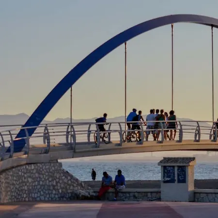 아파트 Sea Views-free Parking *